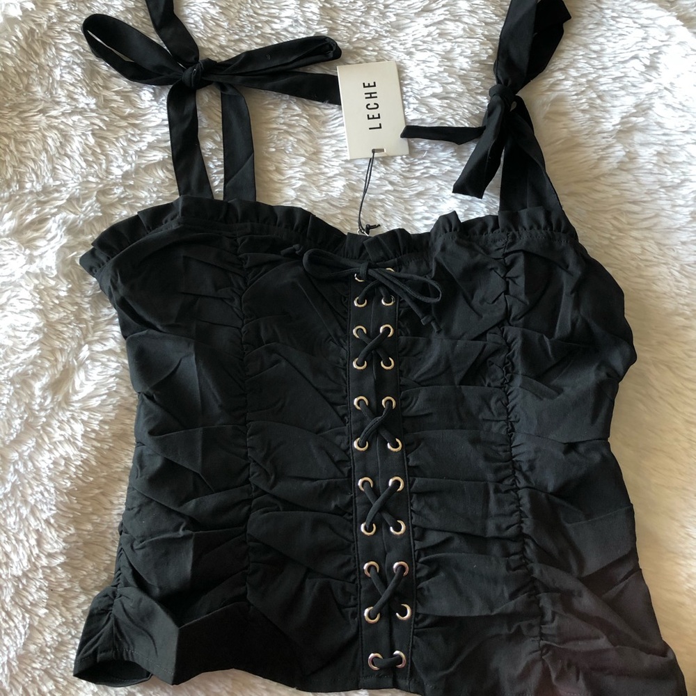 Black button tank